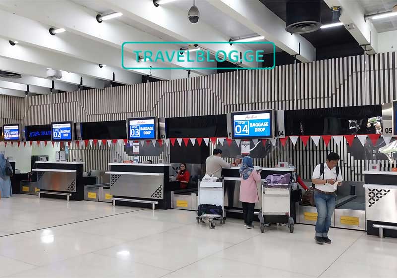 ჩექინი აეროპორტში