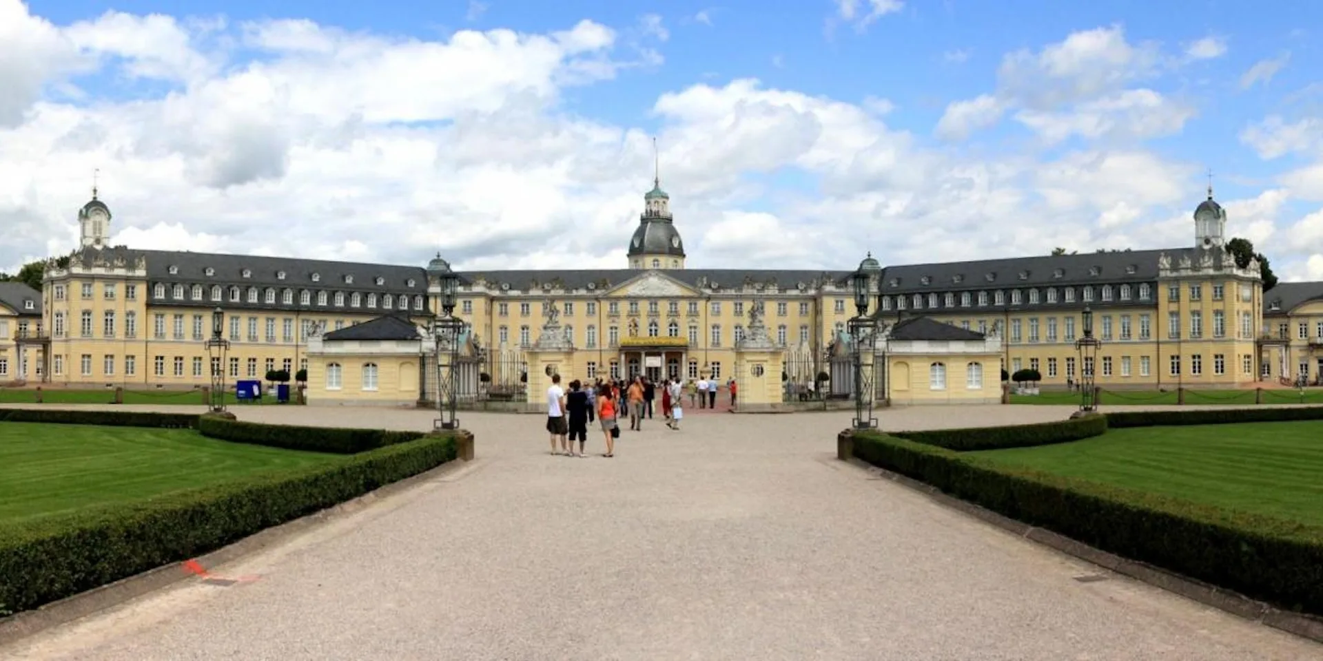 იაფი ავიაბილეთები კარლსრუეში